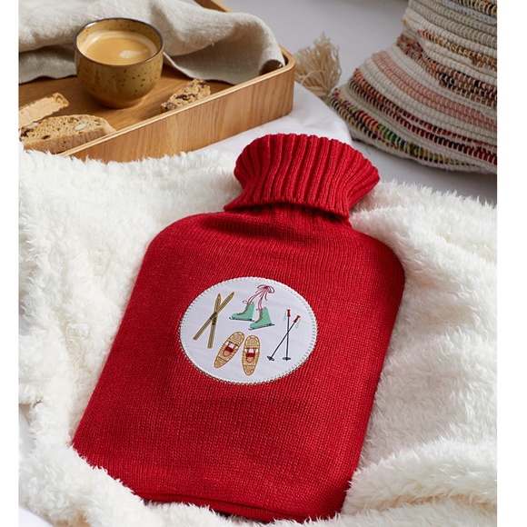 Red winter sports patterned hot water bottle NWT - Picture 7 of 7